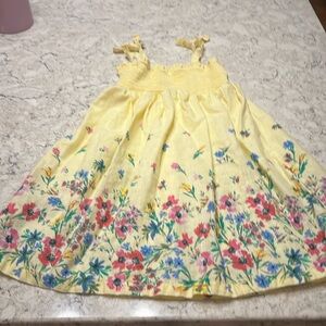 Gap 55% linen and 45% cotton dress. Very breathable. Size 5. EUC.